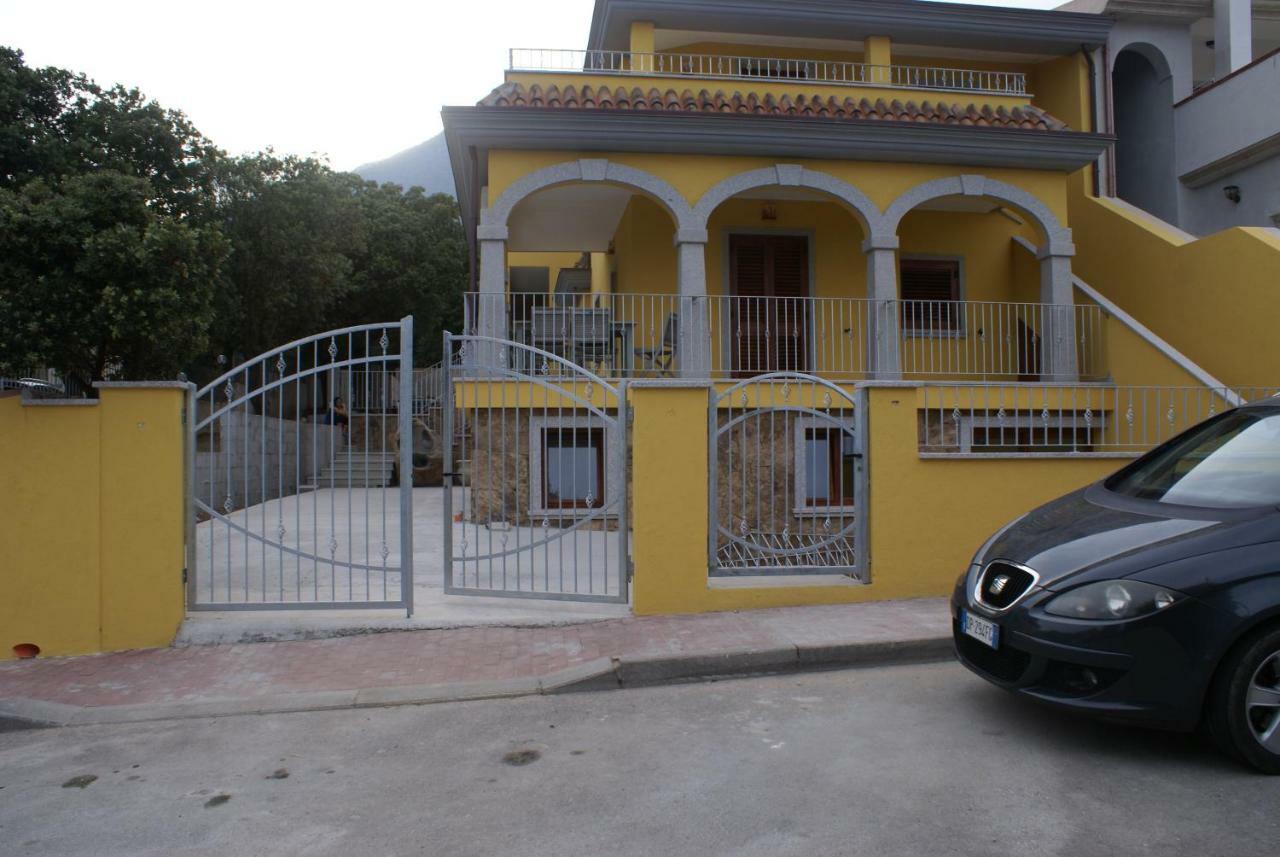 Вилла Casa Mariolu 2 Piano Mansarda Кала-Гононе Экстерьер фото